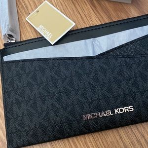 NEW Michael Kors Wristlet - Black